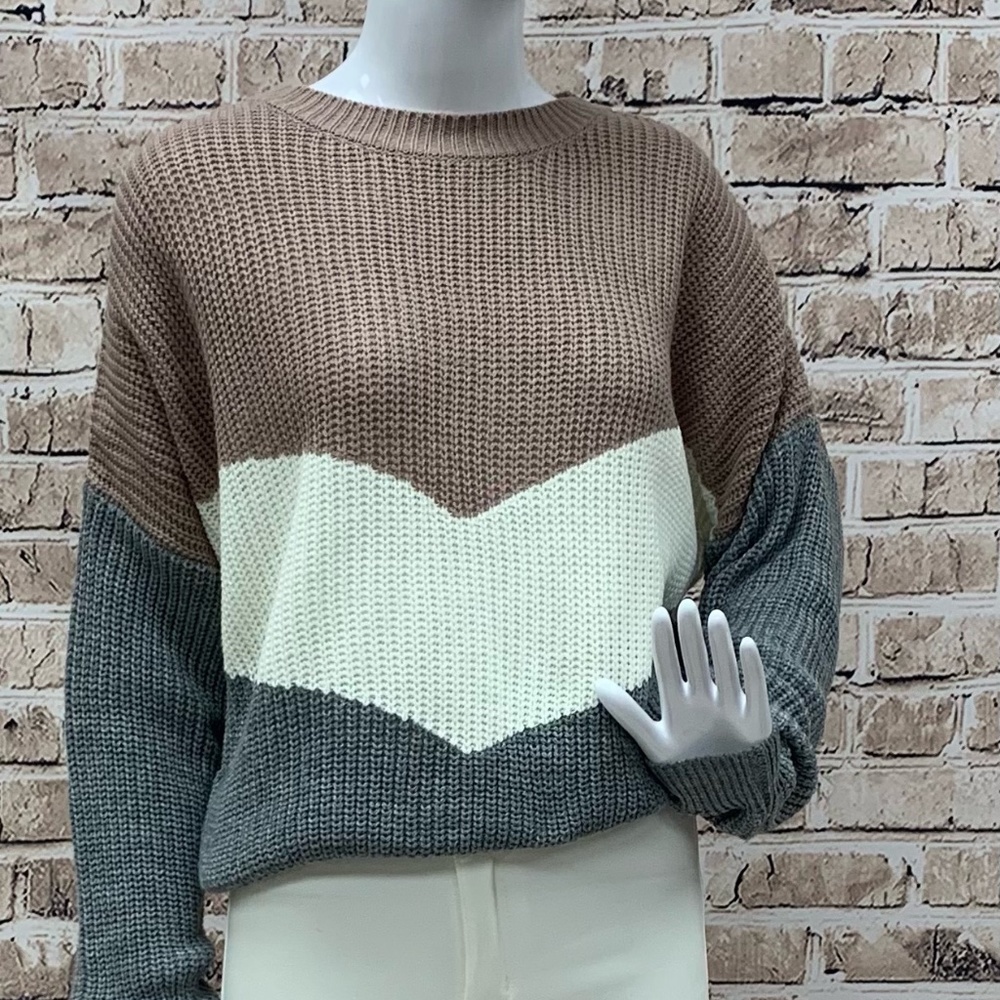 THREE TIER SWEATER